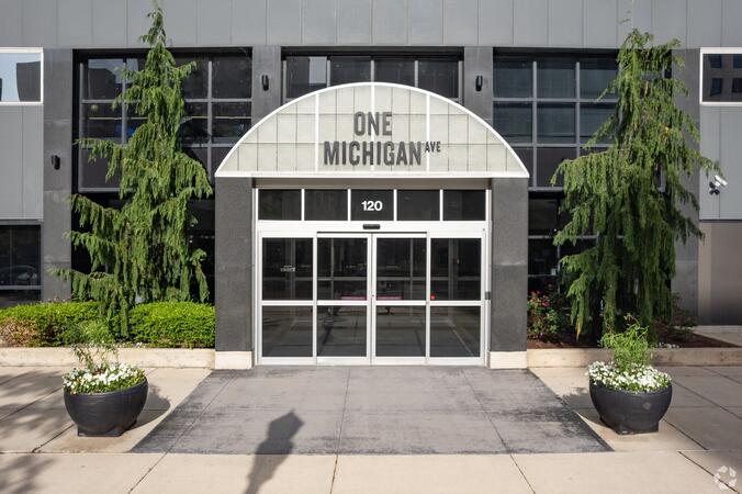 NobleProg Training Place, City  Lansing, MI - Regus - One Michigan Avenue